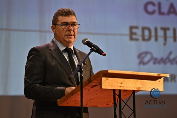 Mehedintii organizeaza olimpiada nationala de matematica Competitia se desfasoara astazi Sute de elevi iau parte la eveniment