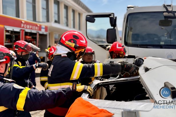 Pompierii din Mehedinti interventie de urgent si mobilizare simulare a unui accident cu victime multiple
