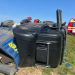Accident la iesirea din localitatea Bucura Un autotren incarcat cu tuburi metalice s a overturnat in afara drumului