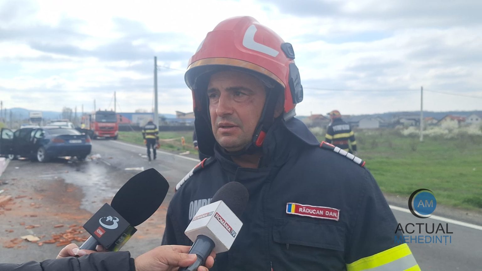 Accidentul din Simian BMW ul a depasit coloana O femeie a fost prinsa in caroserie