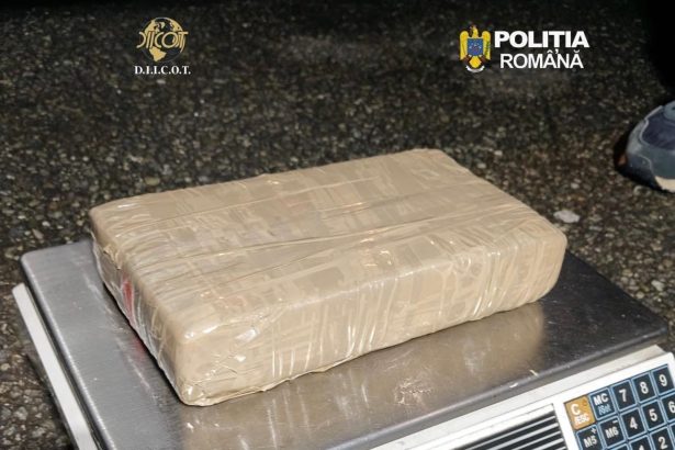 Cetatean turc prins cu 30 de kg de cocaina in Mehedinti arestat preventiv pentru trafic de droguri de mare risc