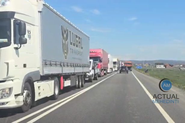 Cozi de zeci de kilometri pe DN 6 si pe Centura Severinului Drumarii realizeaza reparatii la asfalt