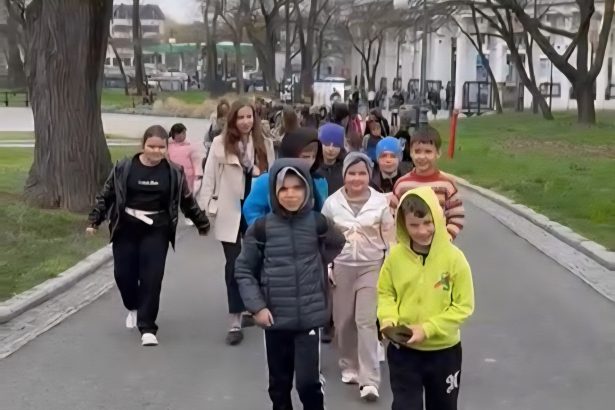 Experienta unica pentru elevii din Garla Mare Scolarii vizita la gradina zoologica din Craiova