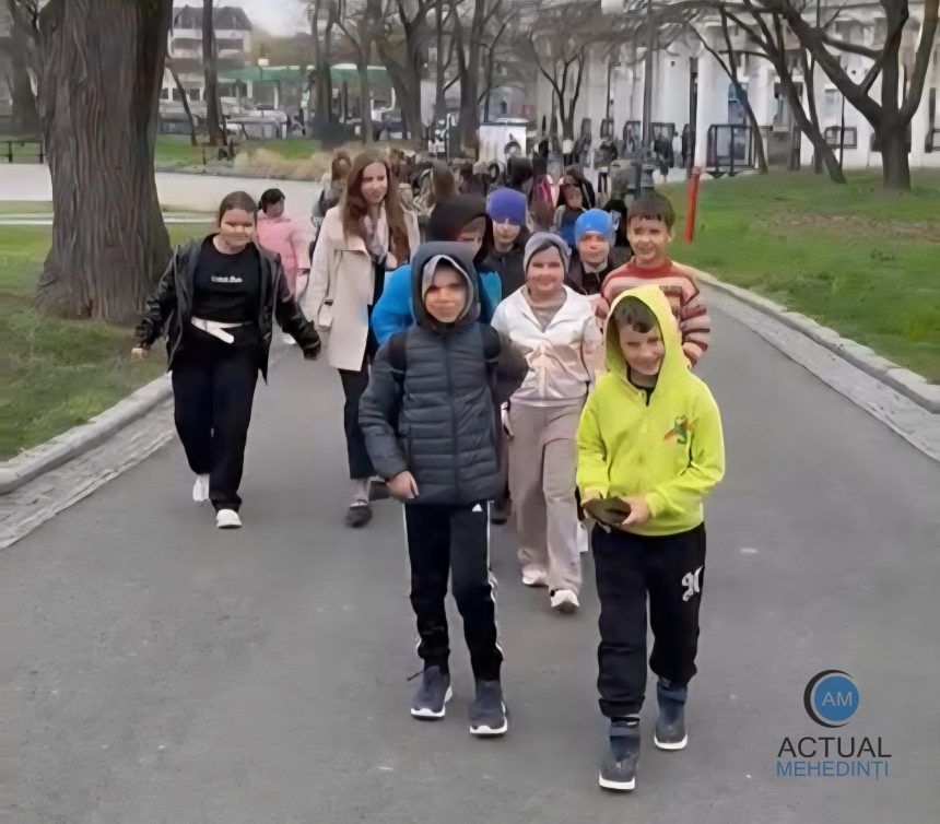Experienta unica pentru elevii din Garla Mare Scolarii vizita la gradina zoologica din Craiova