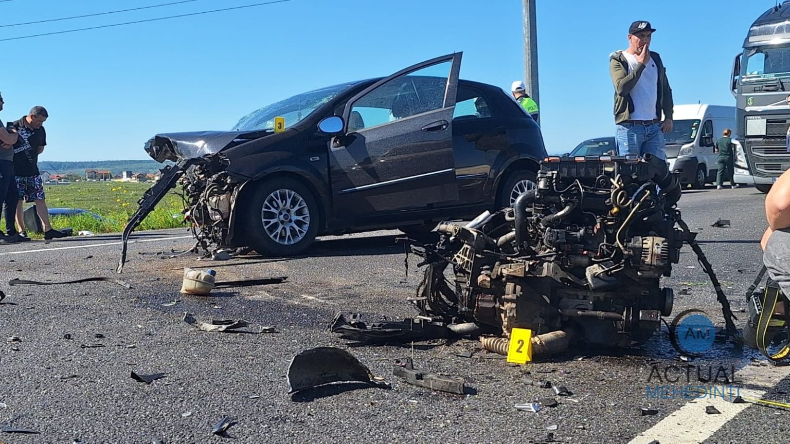 O tanara in stare critica dupa accidentul de pe centura Echipele medicale ii aplica manevre de resuscitare