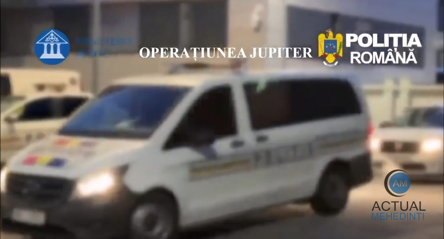 Perchezitii in tara In Mehedinti politistii au intrat in Simian la o persoana suspectata ca vinde haine contrafacute