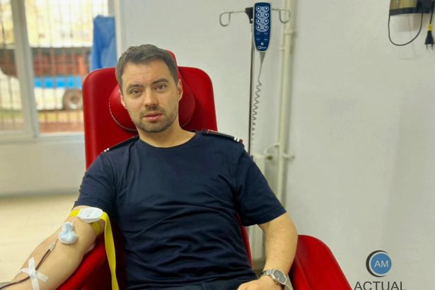 Solidaritate in uniforma si dincolo de ea pompierii din Mehedinti au donat sange pentru a salva vieti