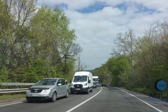 Trafic ingreunat pe DN 56 in zona Dealului Starmina Cozi pe kilometri intregi