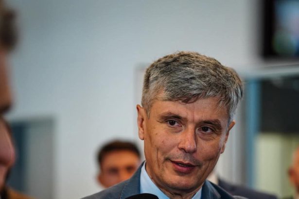 Virgil Popescu Nu renunt la Drumul Expres Craiova Severin Lugoj Mehedinteanul solicita finantare europeana pentru aceasta portiune