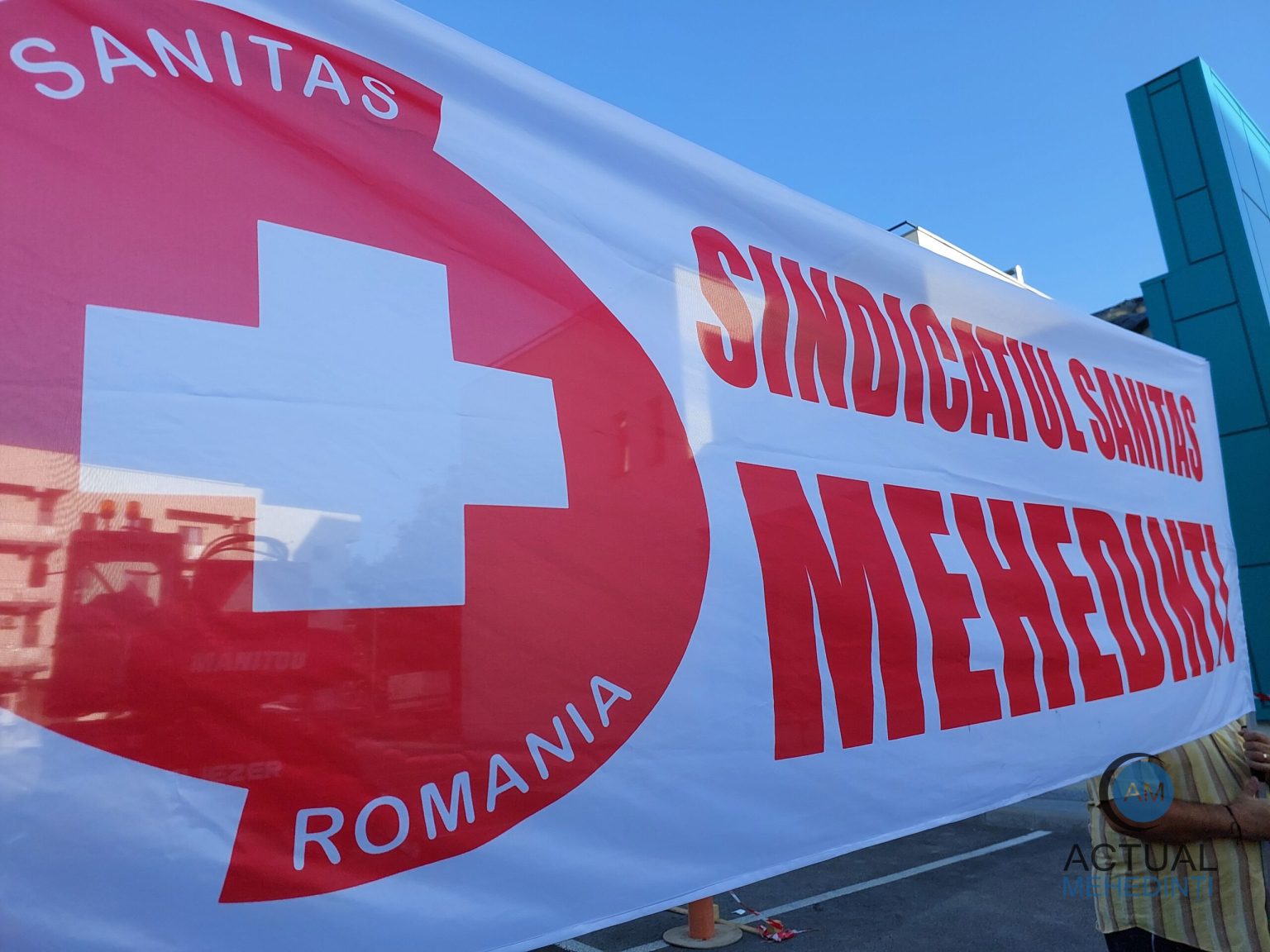 SANITAS Mehedinti a continua greva insa protestatarii nu sau mai adunat in fata spitalului Actiunea de protest a avut loc in interiorul unitatii medicale