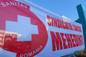 SANITAS Mehedinti a continua greva insa protestatarii nu sau mai adunat in fata spitalului Actiunea de protest a avut loc in interiorul unitatii medicale
