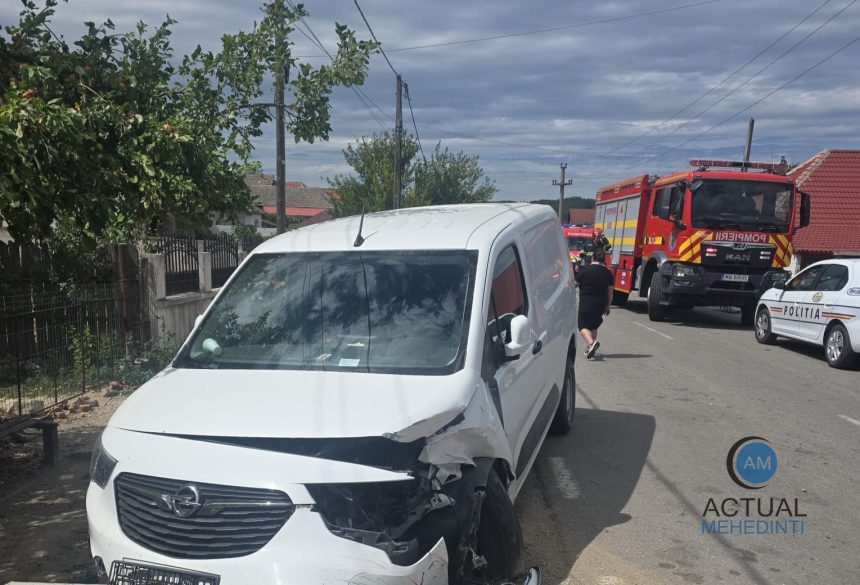 Accident cu doua persoane ranite si daune considerabile in localitatea Carceni