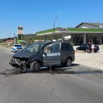 Accident in Chiochiuta Doua victime internate la spital O soferita nu ar fi acordat prioritate la iesirea din benzinarie
