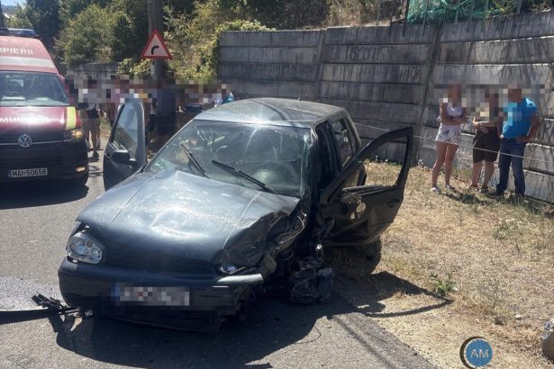 Accident in Eselnita Patru persoane au fost duse la spital iar traficul a fost oprit pe durata interventiei