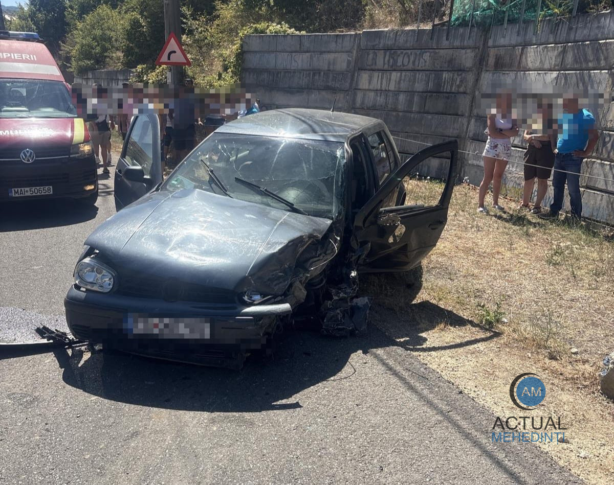 Accident in Eselnita Patru persoane au fost duse la spital iar traficul a fost oprit pe durata interventiei
