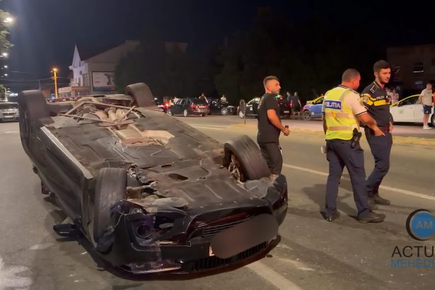BMW rasturnat in urma unui accident violent intr o intersectie din Drobeta Turnu Severin