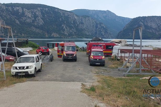Dupa 40 de ore de cautari tanarul de 23 de ani cazut in Dunare a fost descoperit la 200 de metri distanta de locul in care s a rasturnat cu skijetul