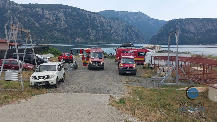 Dupa 40 de ore de cautari tanarul de 23 de ani cazut in Dunare a fost descoperit la 200 de metri distanta de locul in care s a rasturnat cu skijetul