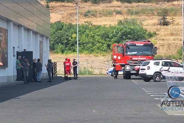 Incendiu in zona Lidl de pe Calea Timisarii Cumparatorii au fost evacuati iar personalul a stins focul