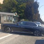 Parcare de lux reguli de circulatie ignoralte un BMW a blocat accesul intr o statie de autobuz din Severin