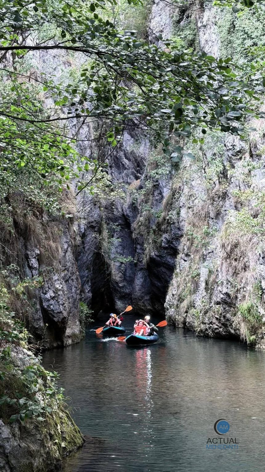 Peste o mie de turisti au vizitat in weekend Pestera Topolnita la cea de a 63 a editie a sarbatorii