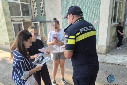 Politistii in mijlocul absolventilor care au sustinut examenul de bacalaureat