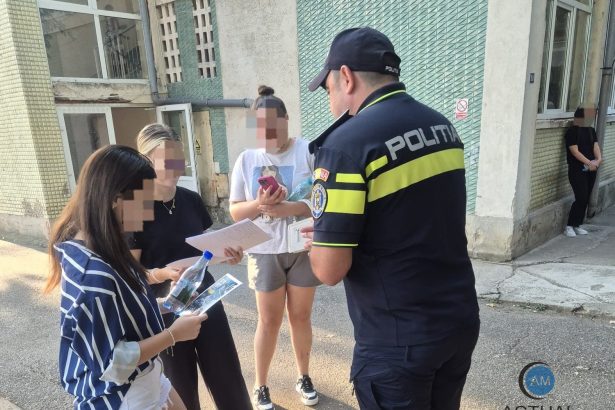 Politistii in mijlocul absolventilor care au sustinut examenul de bacalaureat