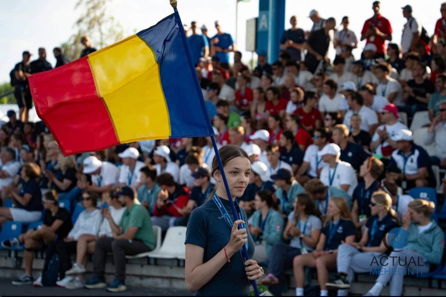 Sarra Maria Vascan sportiva din Eselnita castigatoare de aur si argint la Campionatul Mondial de Canotaj pentru Juniori