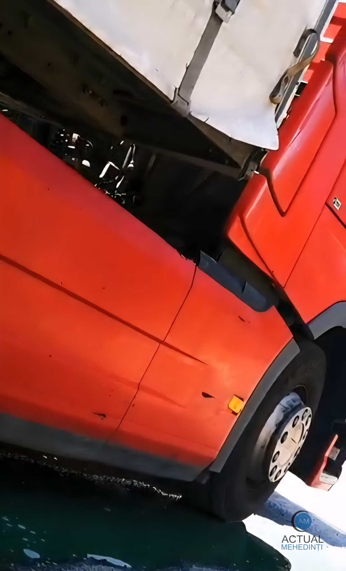 Scurgeri semNificative de motorina pe DN 6 in Simian Combustibilul a provenit de la un autotren