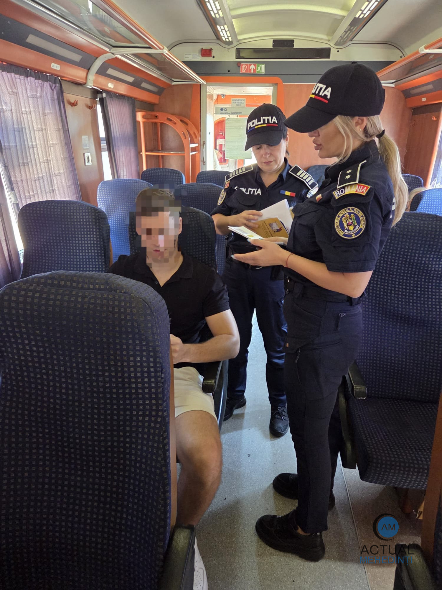 Selfie urile pe tren pun in pericol vieti nu aduc like uri Alege viata nu riscul