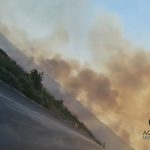 incendiu de vegetatie pe centura severinului flacarele se apropie de drum iar traficul este ingreunat