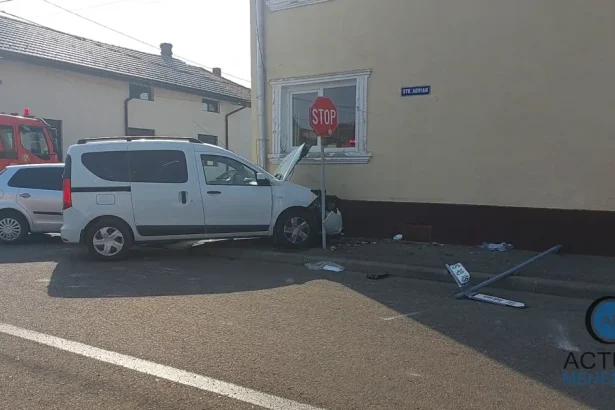 Accident grav în Severin: patru victime și doi pietoni implicați