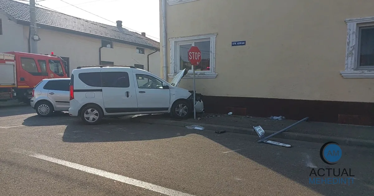 Accident grav în Severin: patru victime și doi pietoni implicați