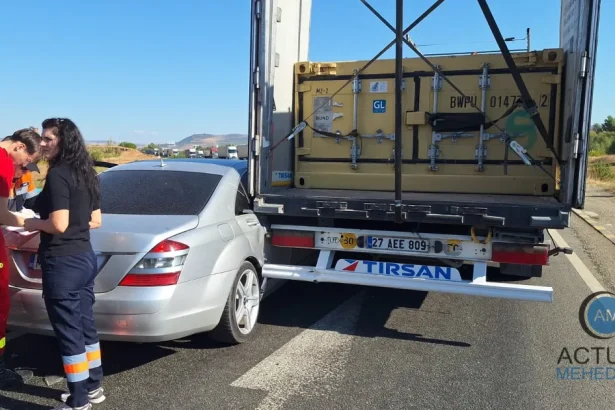Accident la ieșirea din Severin spre Șimian. Trafic blocat.