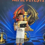 Educație prin Șah: trei podiumuri generale și locul întâi la U10, la Pitești