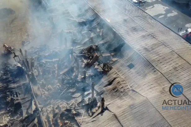 Incendiu la fabrica din Severin: se luptă cu focul de peste 18 ore