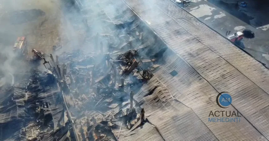 Incendiu la fabrica din Severin: se luptă cu focul de peste 18 ore