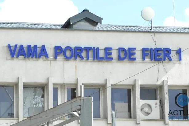 Patru polițiști de frontieră și doi sârbi, reținuți la Porțile de Fier I