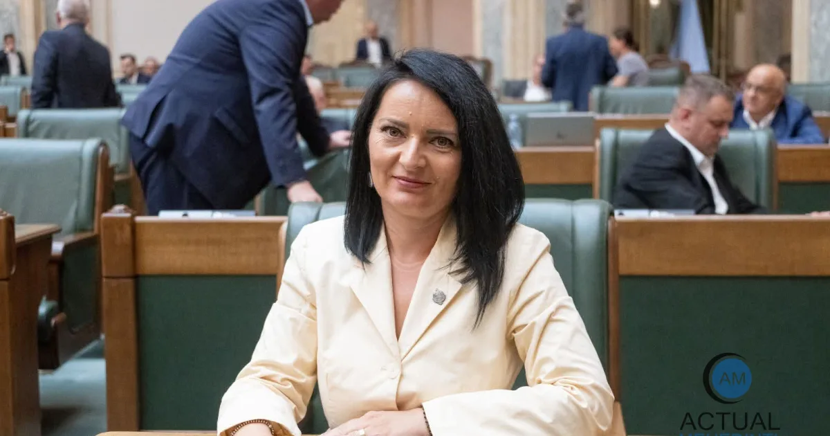 Senatul aprobă uniforma școlară obligatorie.