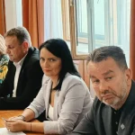 Senatul aprobă uniforma școlară; sprijin pentru familiile vulnerabile